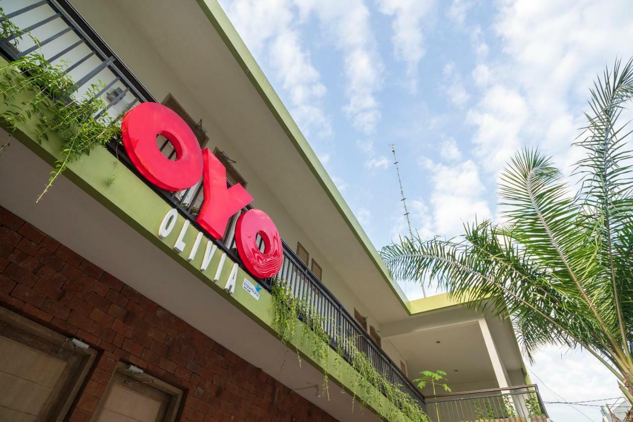 Oyo 697 Olivia Inn Denpasar Legian Exterior foto